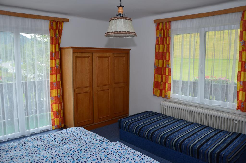 Haus Dachstein Schnitzer Hotel อีเบิน อิม พอนเกา ภายนอก รูปภาพ