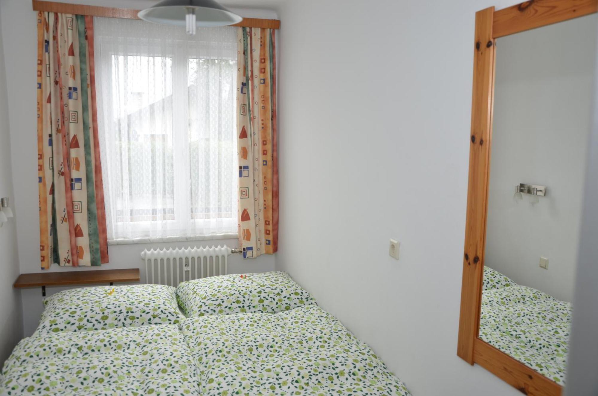 Haus Dachstein Schnitzer Hotel อีเบิน อิม พอนเกา ห้อง รูปภาพ