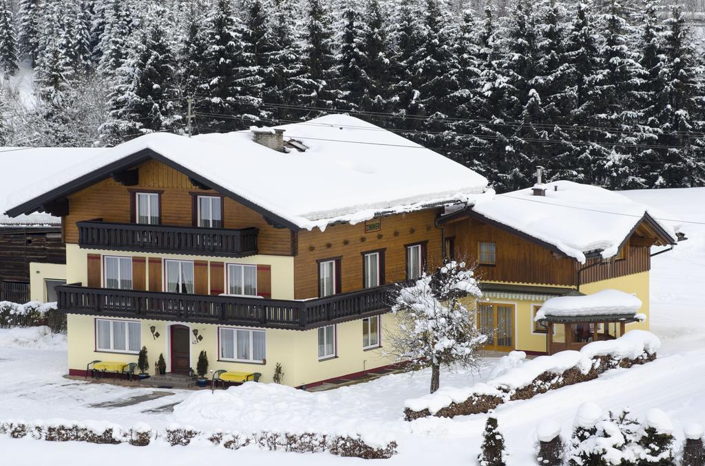 Haus Dachstein Schnitzer Hotel อีเบิน อิม พอนเกา ภายนอก รูปภาพ