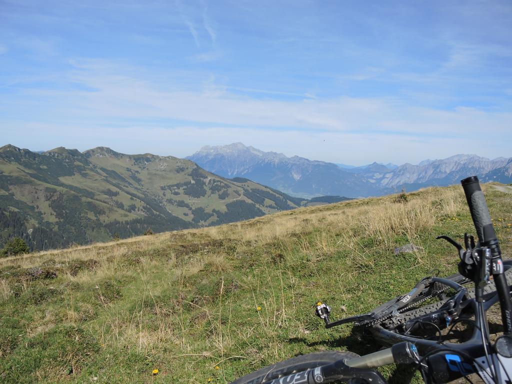 Haus Dachstein Schnitzer Hotel อีเบิน อิม พอนเกา ภายนอก รูปภาพ